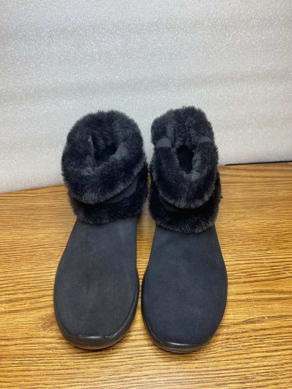 Skechers Women's Air Cooled Goga Mat City 2 Cozy Vibe Boots Black Size 7M